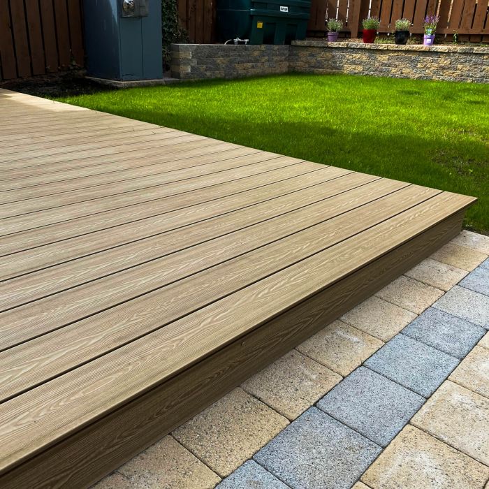 Deska Tarasowa Kompozytowa 3D Miodowy Teak – dł. 3,5 m Deska Tarasowa Kompozytowa 3D Miodowy Teak – dł. 3,5 m