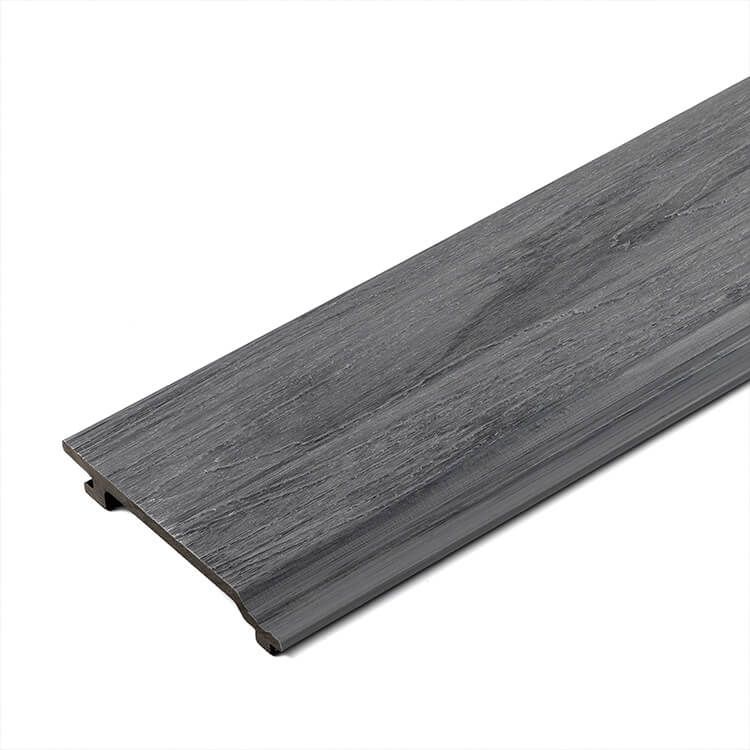 Deska Elewacyjna Kompozytowa Szczotkowana Premium Gray – dł. 3,6 m Deska Elewacyjna Kompozytowa Szczotkowana Premium Gray – dł. 3,6 m