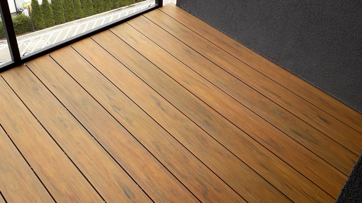 Balkon z Deski kompozytowej Premium Amber