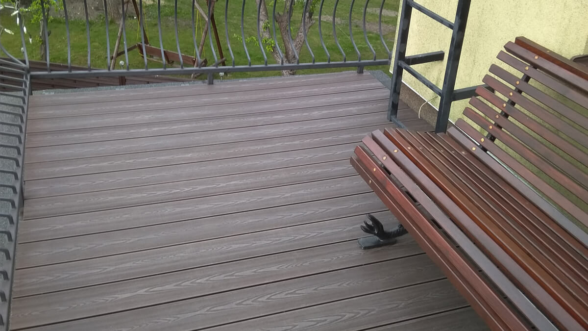Balkon z deski kompozytowej 3D Brąz
