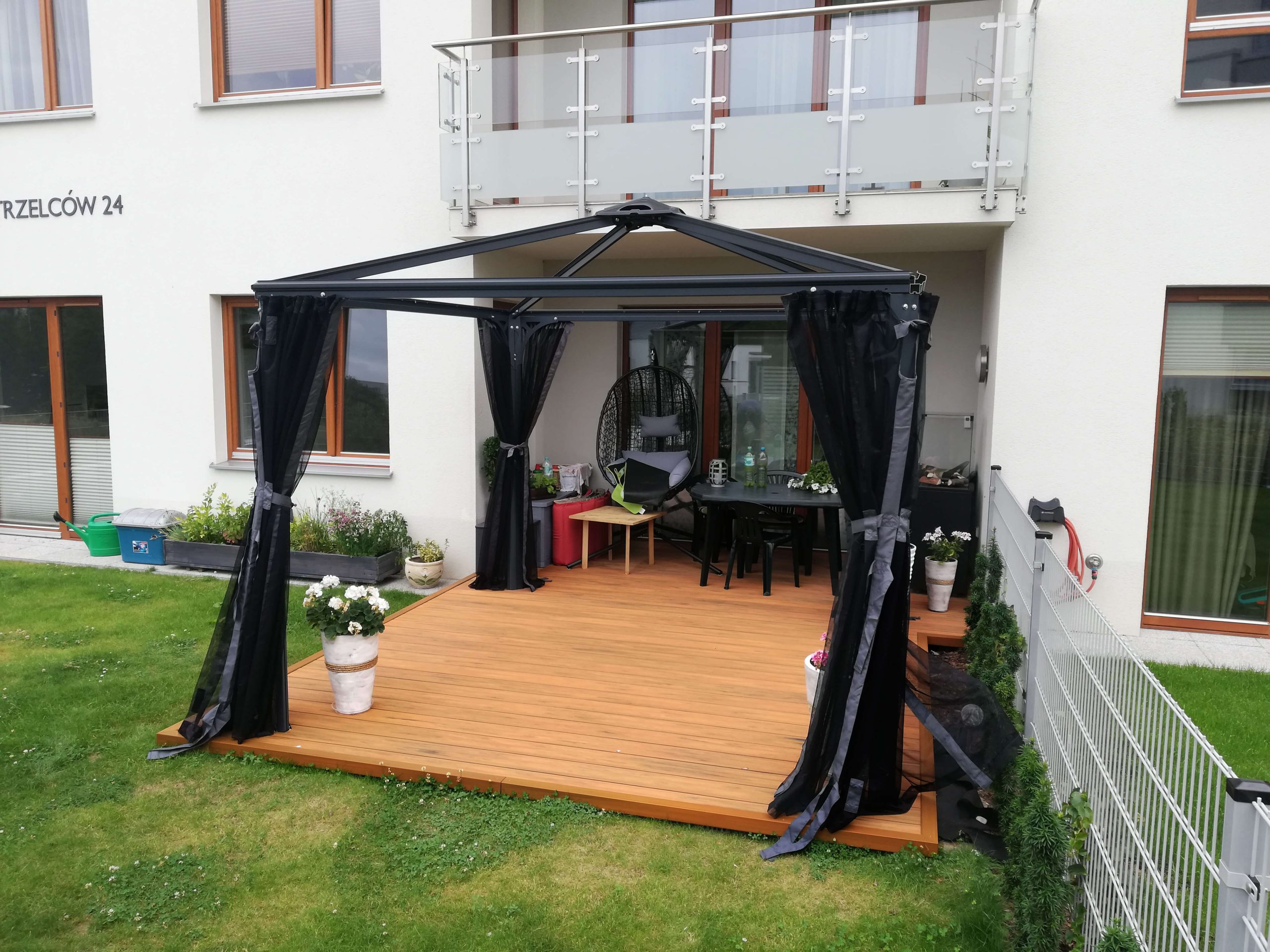 Aranżacja tarasu z desek kompozytowych Amber Premium