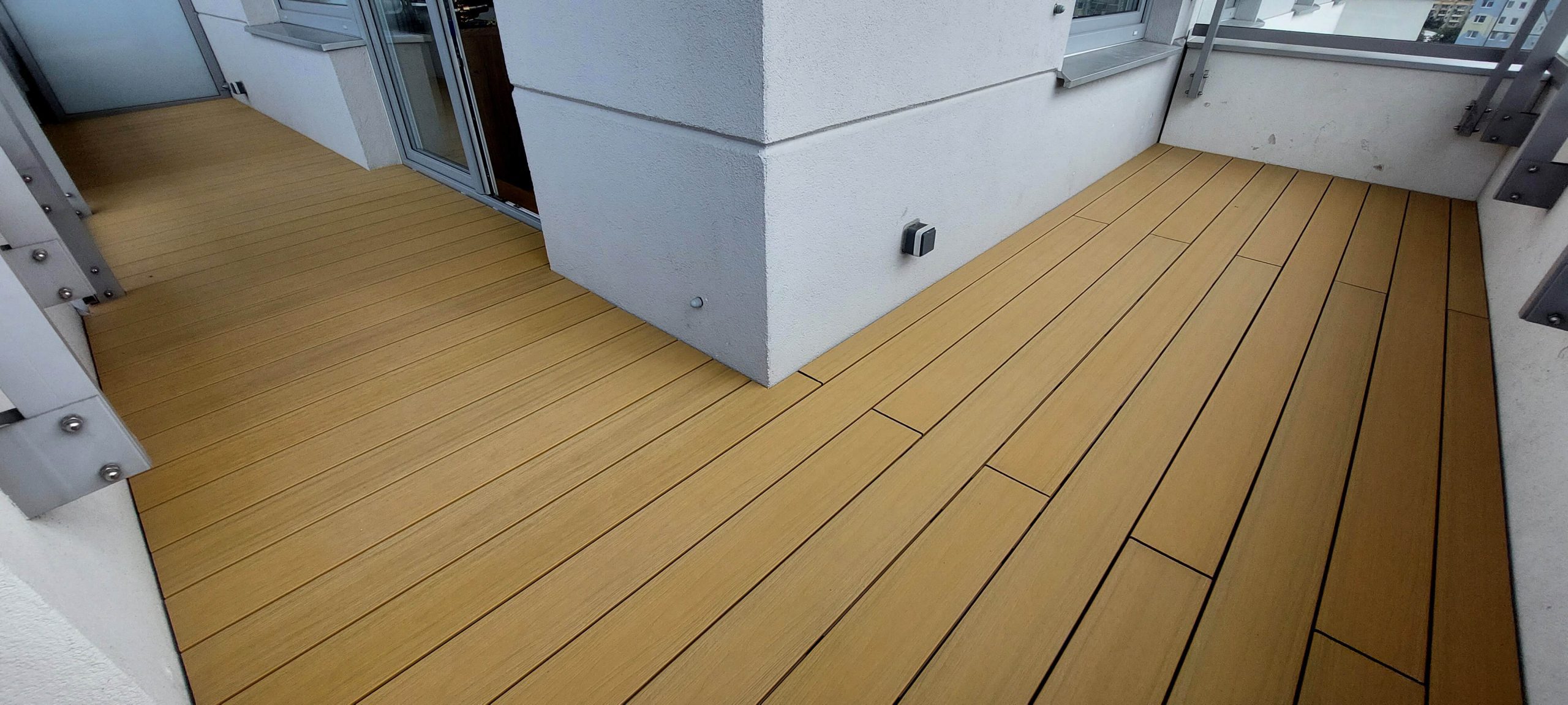 Balkon z deski kompozytowej tarasowej Sand Premium