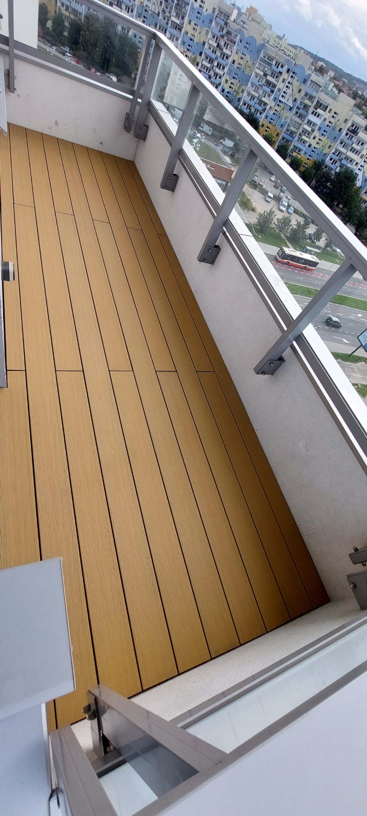 Balkon z deski kompozytowej tarasowej Sand Premium
