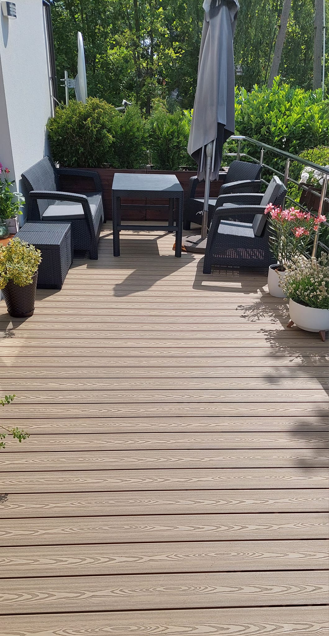 Balkon Miodowy Teak 3D – ciepły styl i bezobsługowy komfort