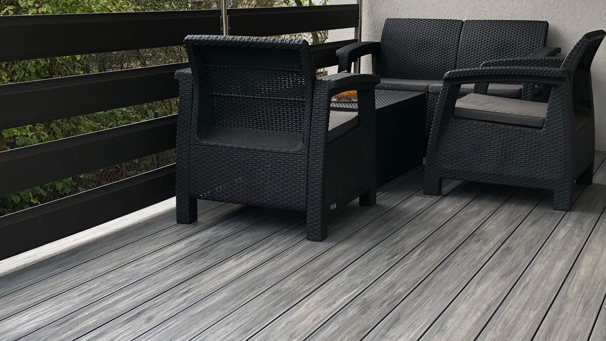 Balkon i schody, szara deska kompozytowa Premium