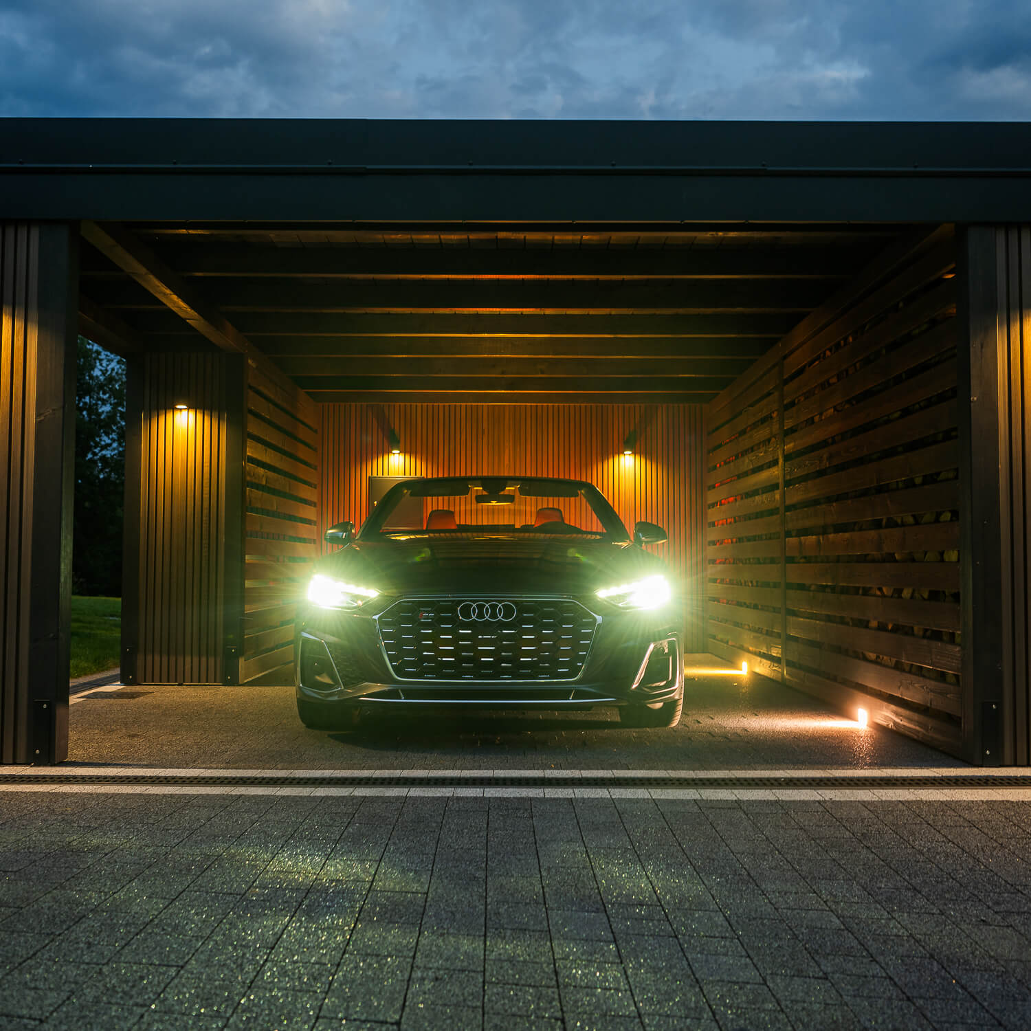 Lamele elewacyjne Premium Dąb Antyczny - nowoczesny i elegancki carport