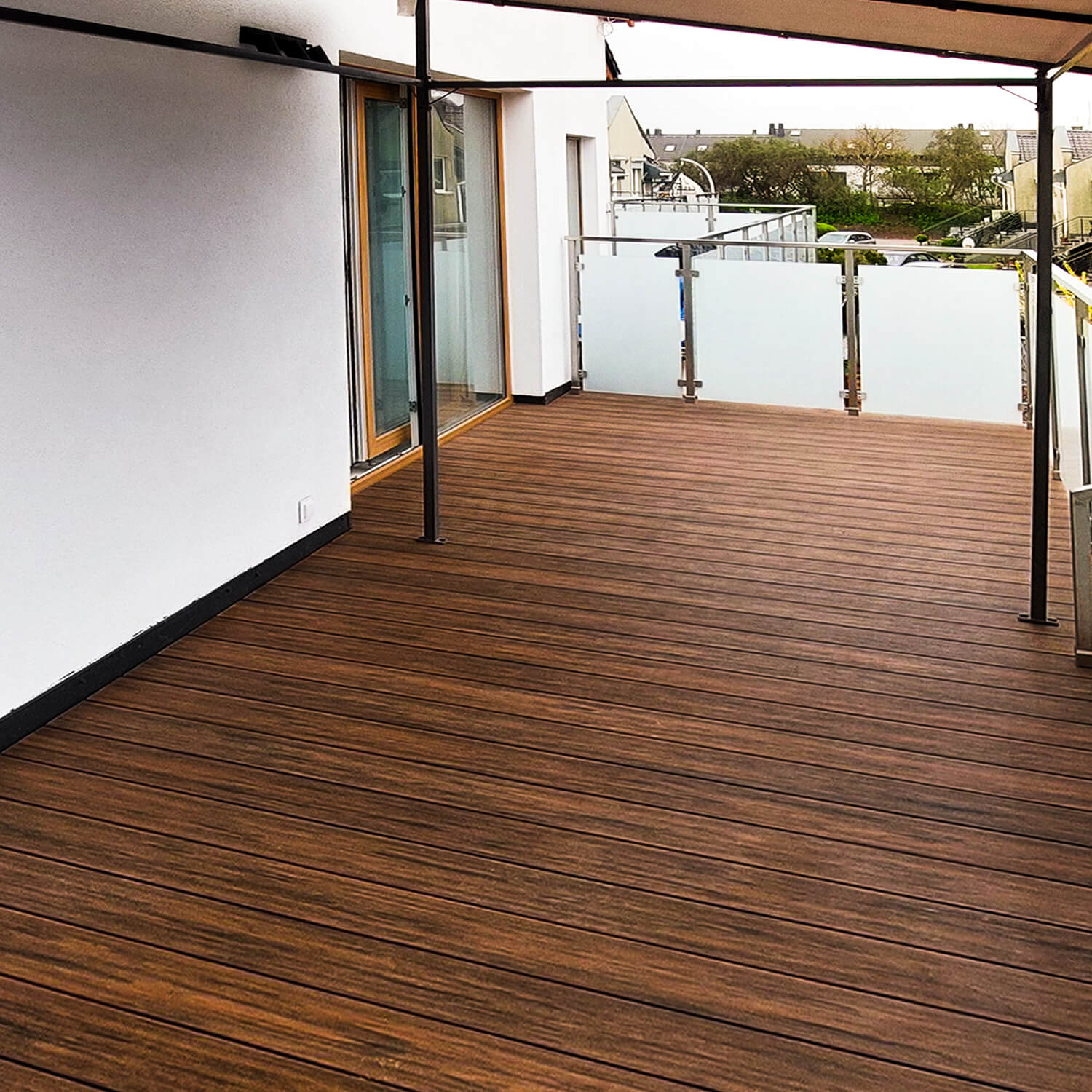 Nowoczesny balkon z deski kompozytowej Premium Teak