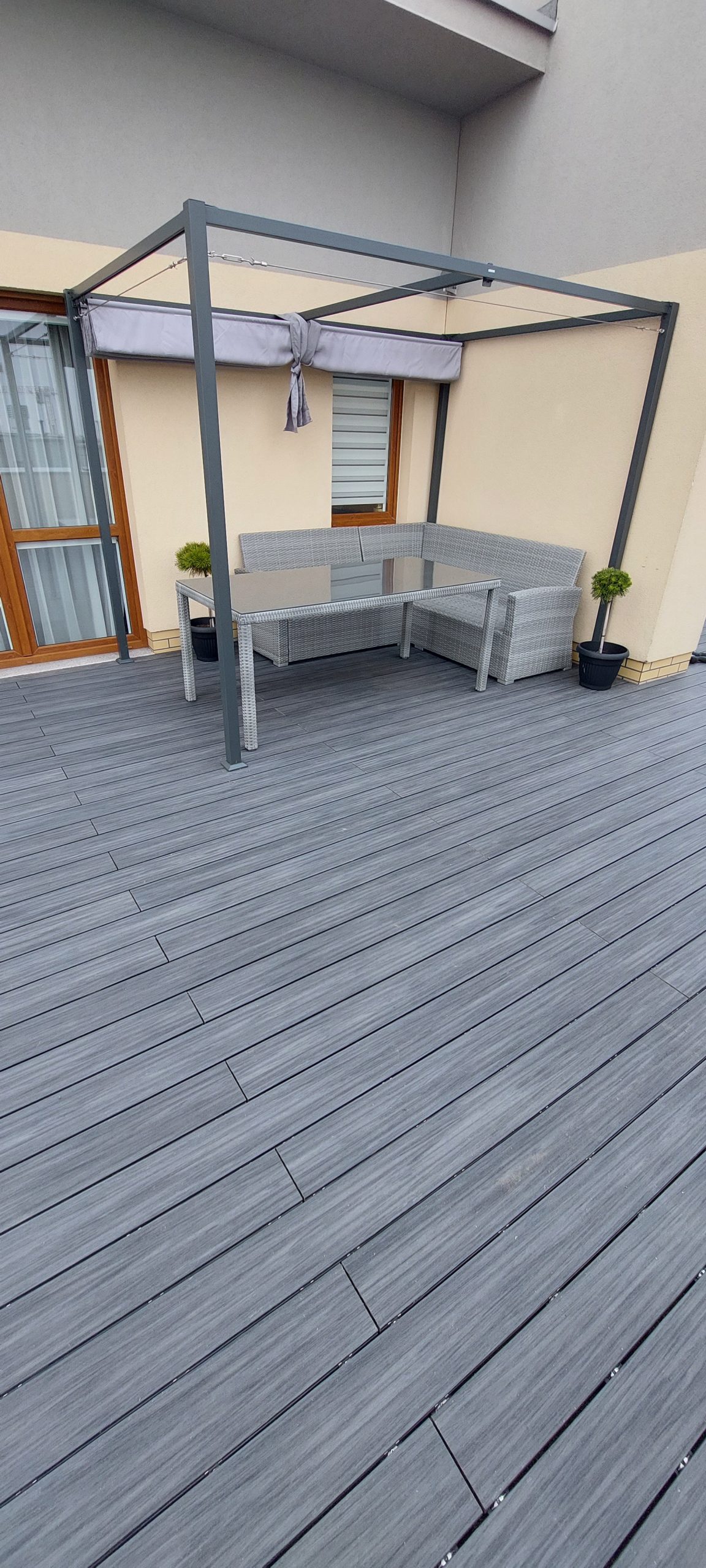 Taras na dachu z deski kompozytowej Premium Gray
