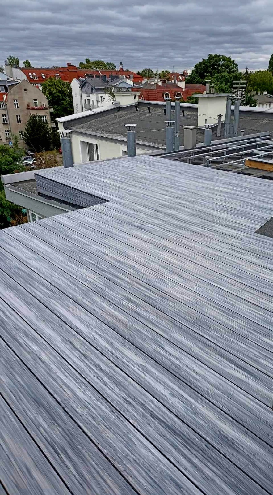 Taras na dachu z deski kompozytowej Premium Gray