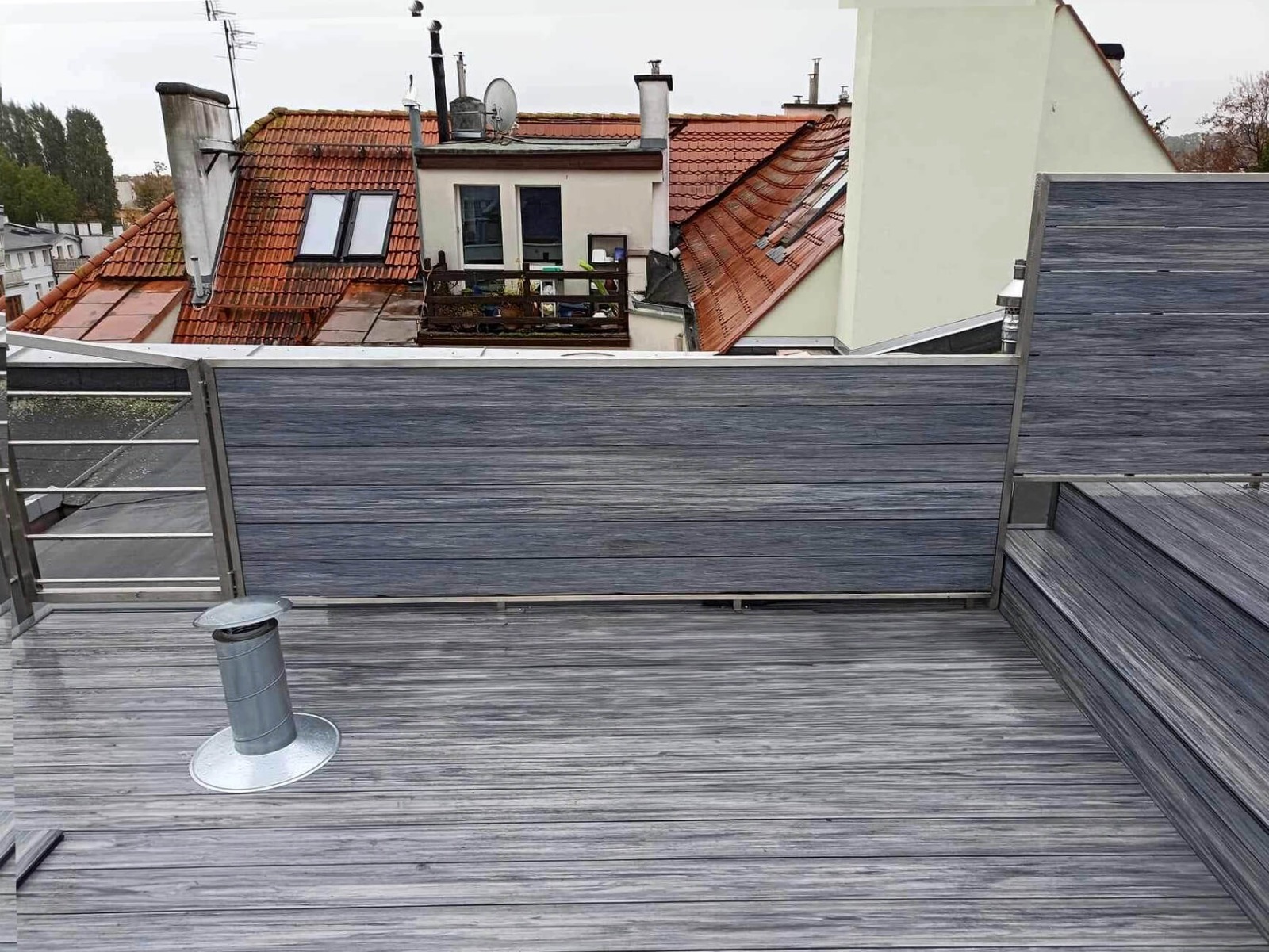 Taras na dachu z deski kompozytowej Premium Gray