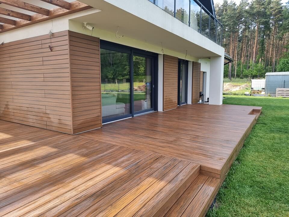 Taras z deski tarasowej kompozytowej Premium Teak