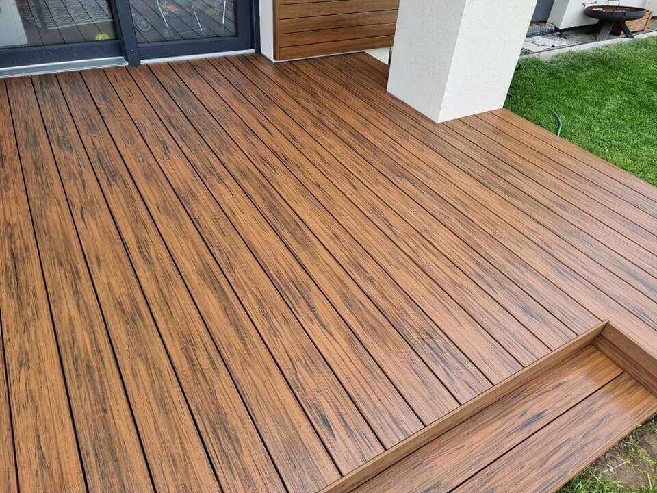 Taras z deski tarasowej kompozytowej Premium Teak