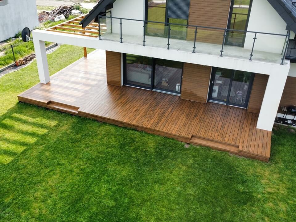 Taras z deski tarasowej kompozytowej Premium Teak