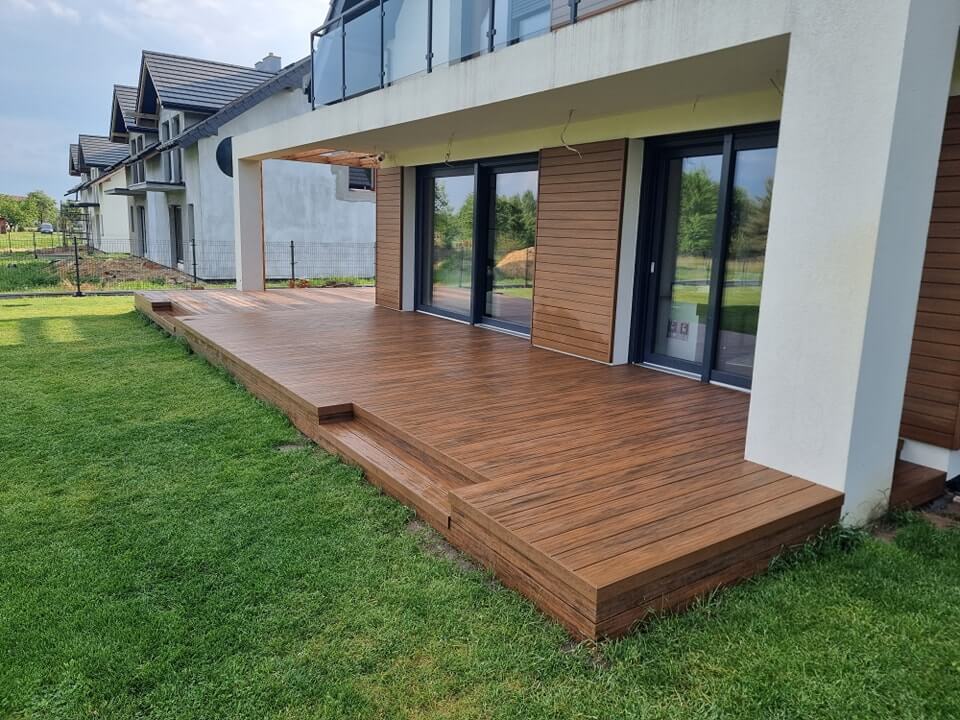Taras z deski tarasowej kompozytowej Premium Teak